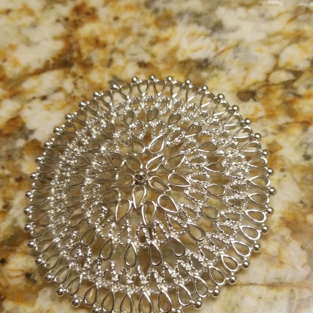 Silvertone Vintage Brooch Pm 692
